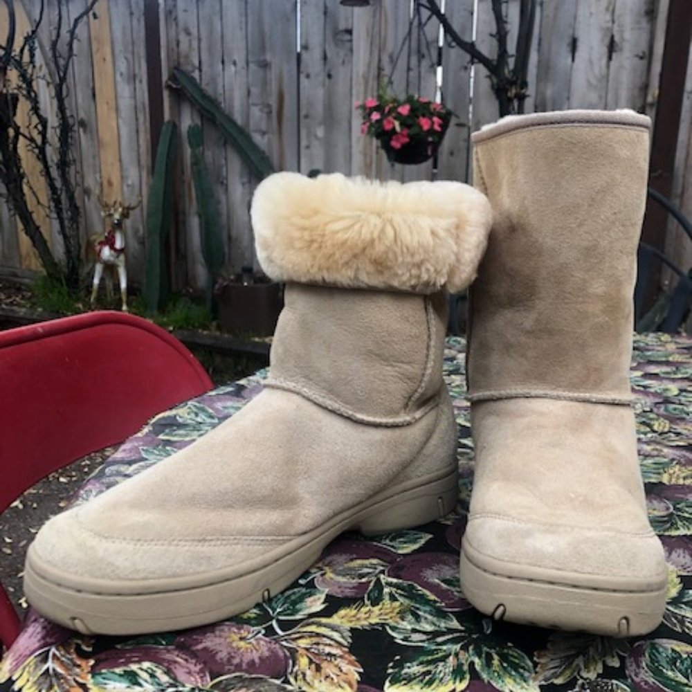 Ultimate Ugg 5275 Women's size 11